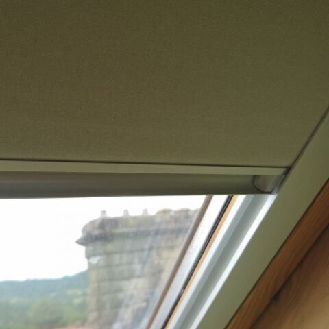 aug-2018-velux-blinds-fitted-derbyshire6 Easy to adjust