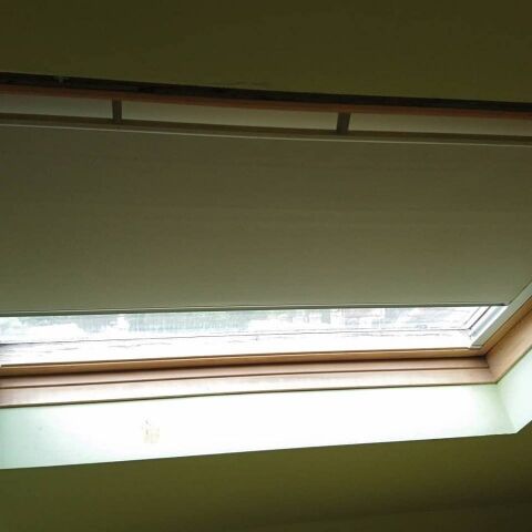 38928955_2183046965258313_4290962784457326592_n Shades rooms from bright sunlight